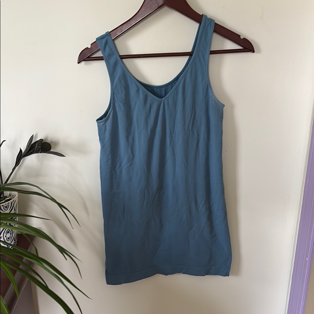 Fitted Blue Sleeveless Tank Top